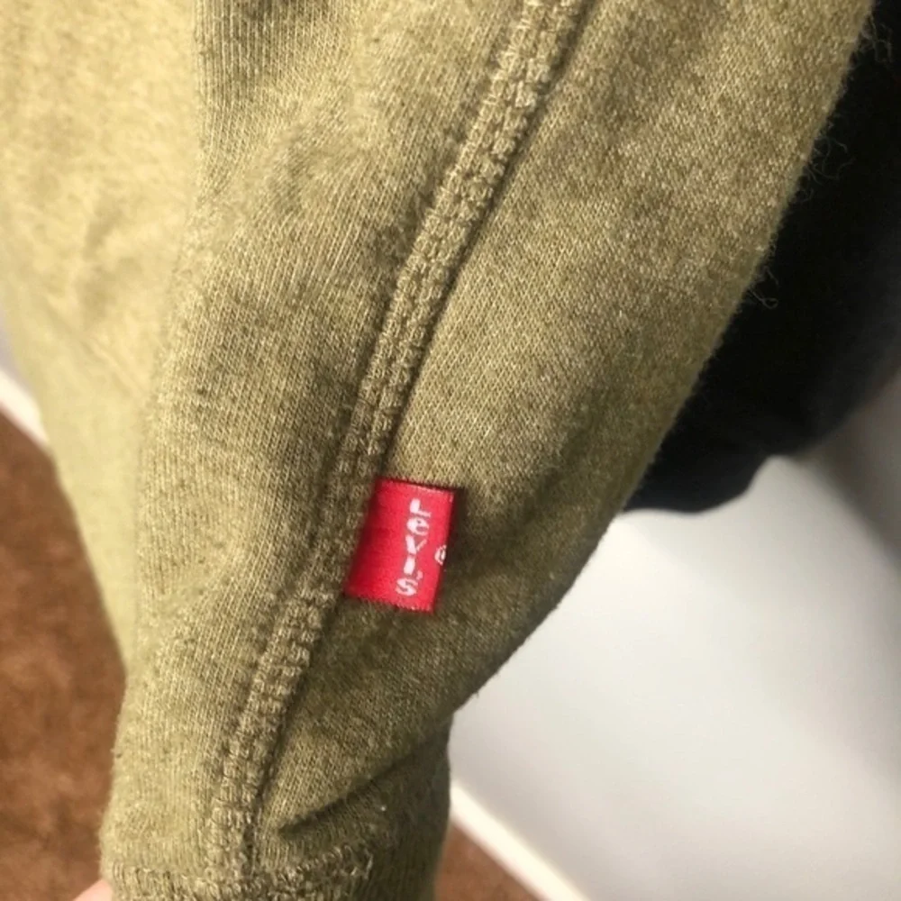 Levi’s olive green & gray hooded sweatshirt hoodie